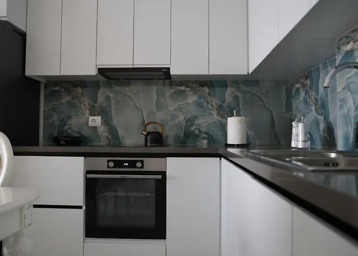 Living By Erle 2 New Baazar Apartament *