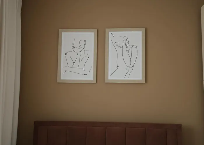 Living By Erle 2 New Baazar ティラナ