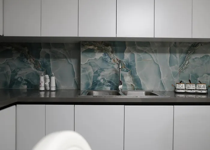 Living By Erle 2 New Baazar * ティラナ