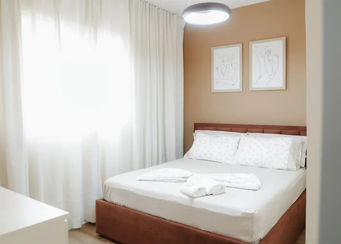 Living By Erle 2 New Baazar Apartamento Tirana